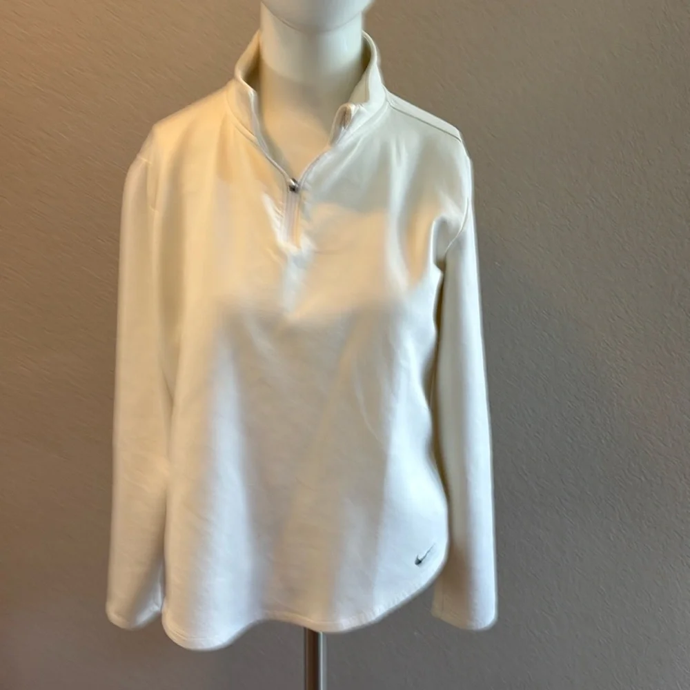 Nike women’s therma fit‎ medium